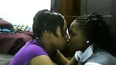 Kissing girls 53