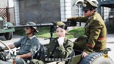 Безумный секс-019 во время войны