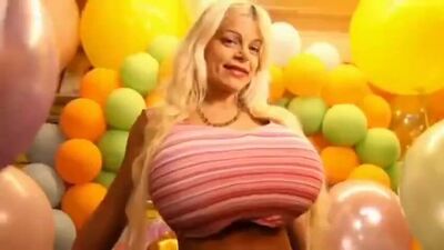 Martina big!