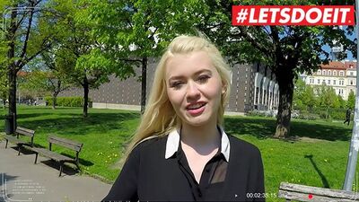 Милая студентка испытала ахуенный оргазм