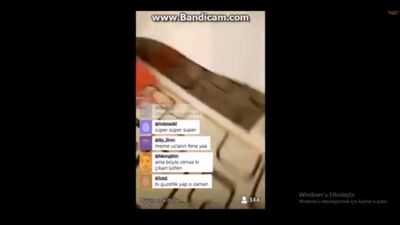 Periscopeda Türk Kızları Pes Dedirtti Tuvalette Sexy Dans