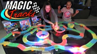 Детский светящийся гибкий трек Magic Tracks: 220 деталей (светящаяся дорога с машинкой Меджик Трекс)